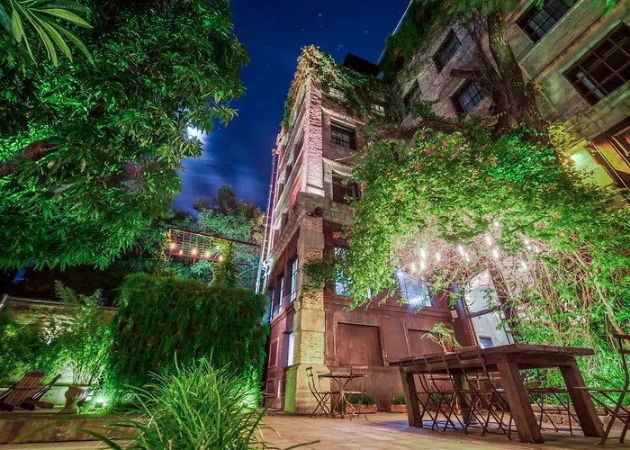 Factoria Hotel